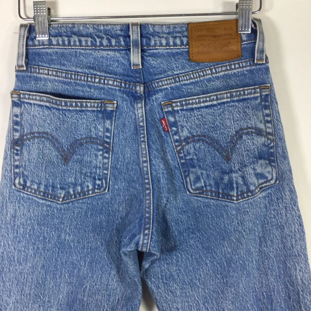 Levi's Wedgie Straight High Rise Button Fly Cotton Blend Blue Jeans - Picture 2 of 13